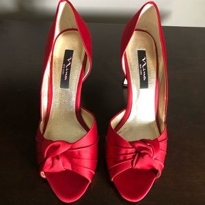 Nina Size 10 Red Pumps
